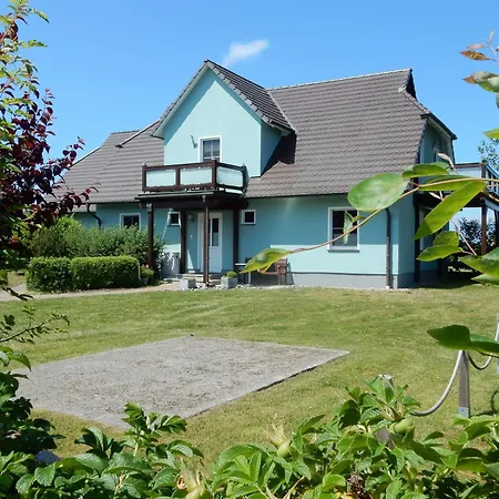 Haus Am Breezter Bodden 1og * Vieregge
