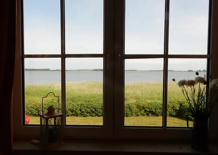 Haus Am Breezter Bodden 1og *
